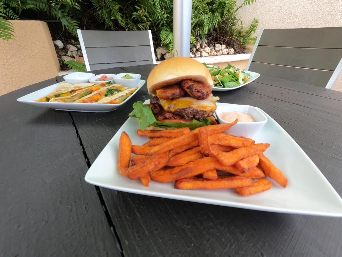 Park Royal Homestay Club Cala Puerto Rico 우마카오 외부 사진