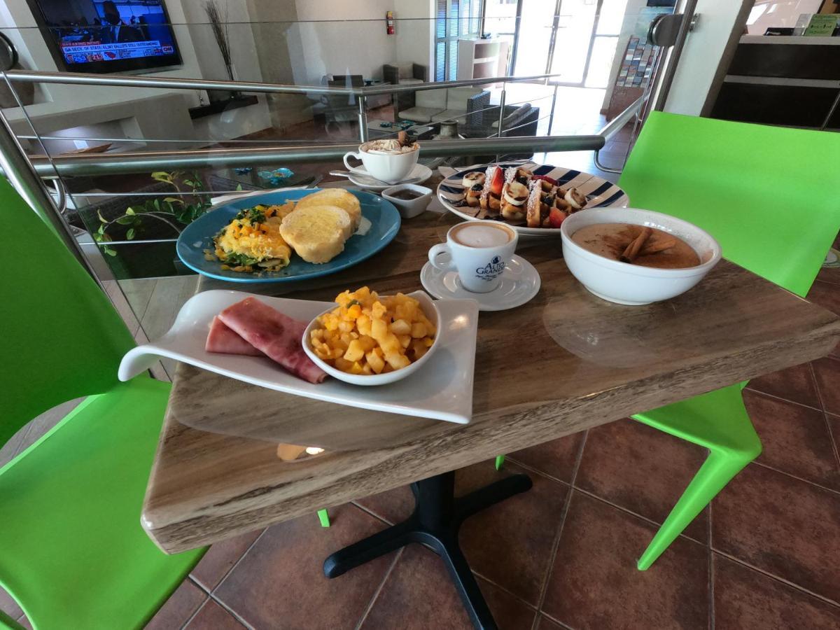 Park Royal Homestay Club Cala Puerto Rico 우마카오 외부 사진