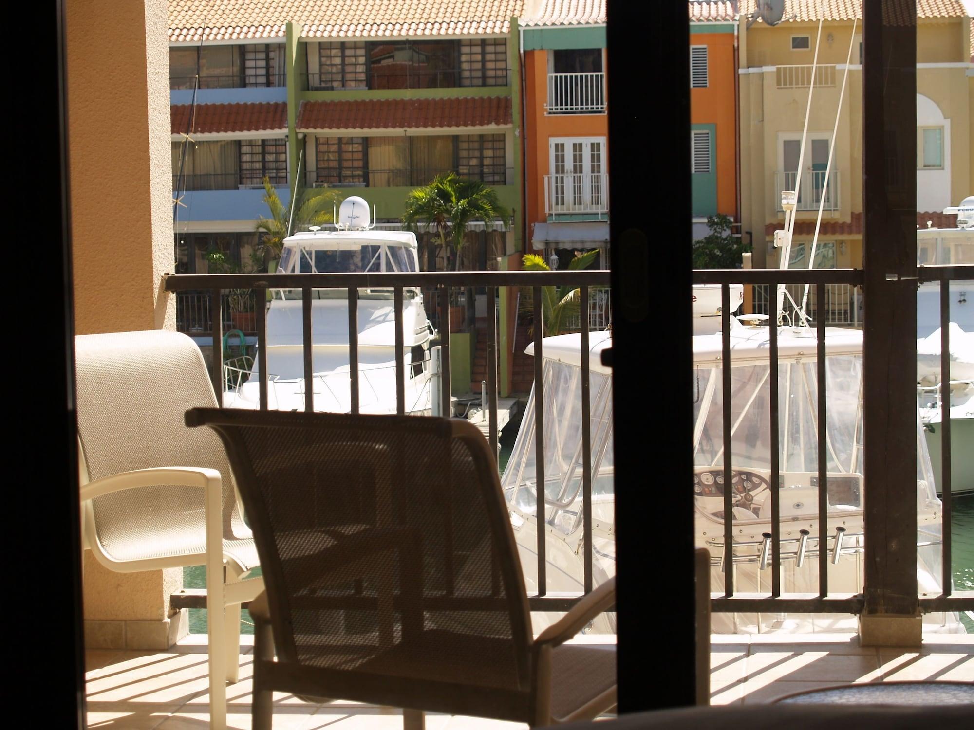 Park Royal Homestay Club Cala Puerto Rico 우마카오 외부 사진