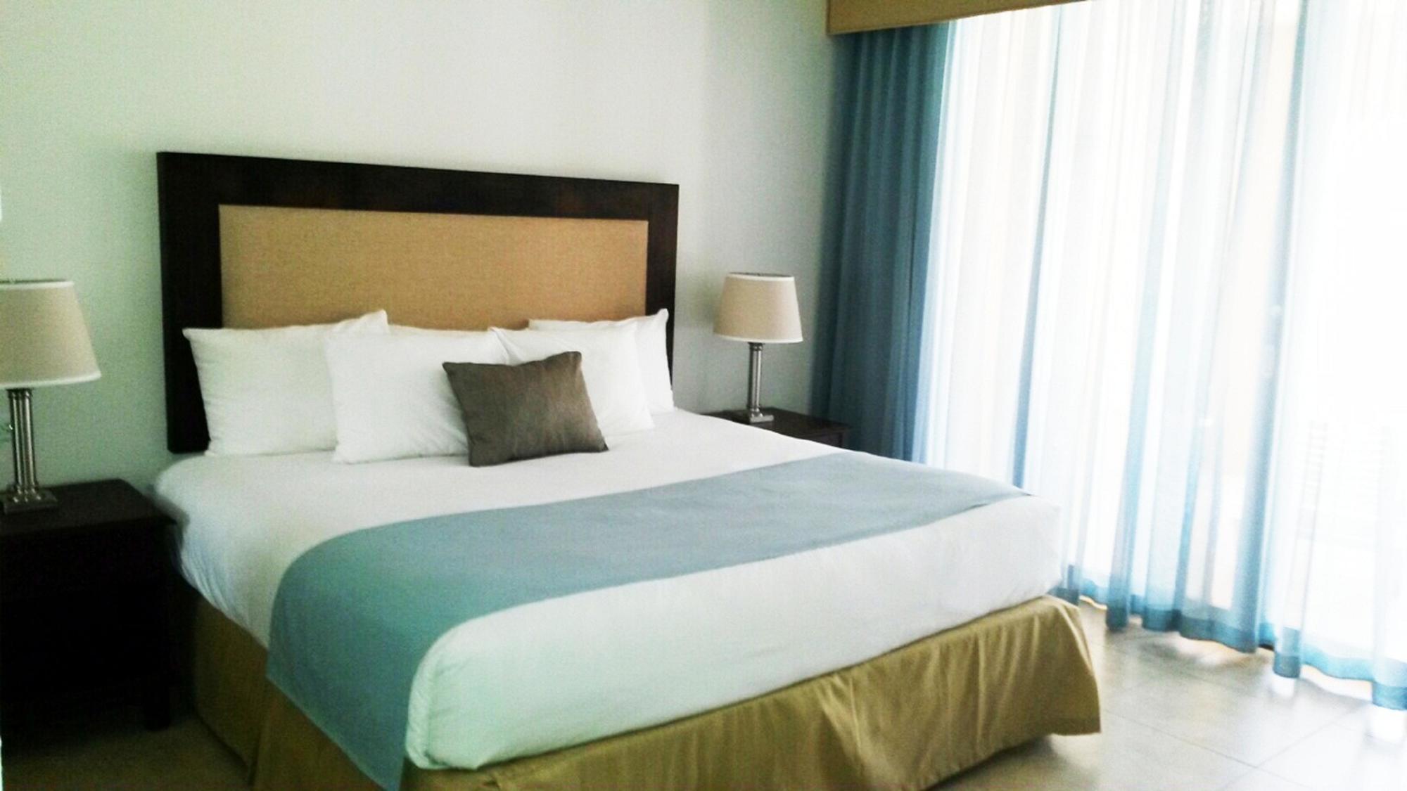 Park Royal Homestay Club Cala Puerto Rico 우마카오 외부 사진